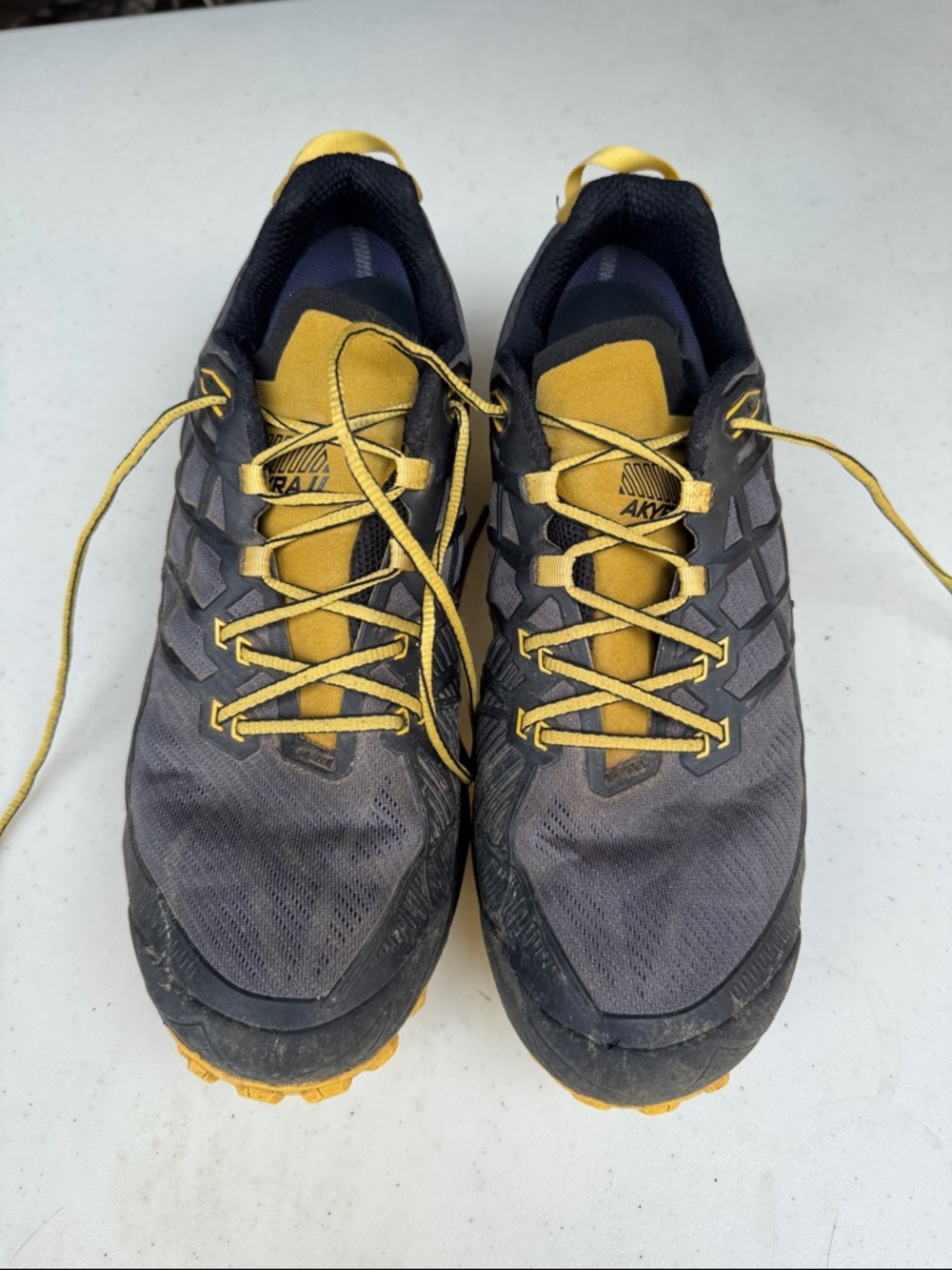 La Sportiva Men's Trail Shoes in Yellow and Gray sz 10 fits like 9 1/2  Like New